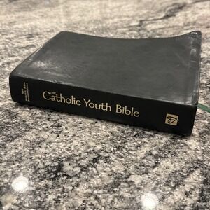 CATHOLIC YOUTH BIBLE--NSRV‎ Catholic Edition-2010 Flexible Leatherette-SUPERB!